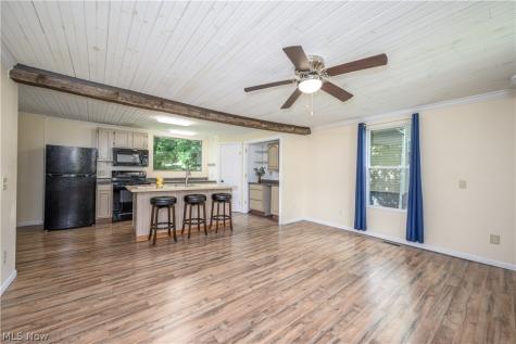 128 E Central Avenue Ravenna OH 44266