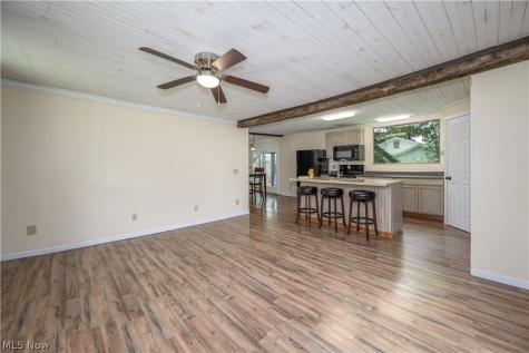 128 E Central Avenue Ravenna OH 44266