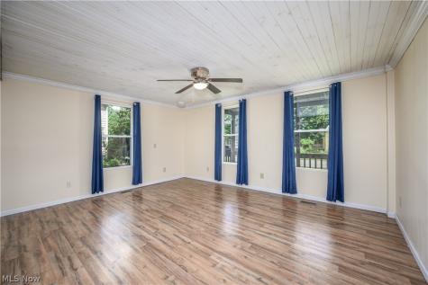 128 E Central Avenue Ravenna OH 44266
