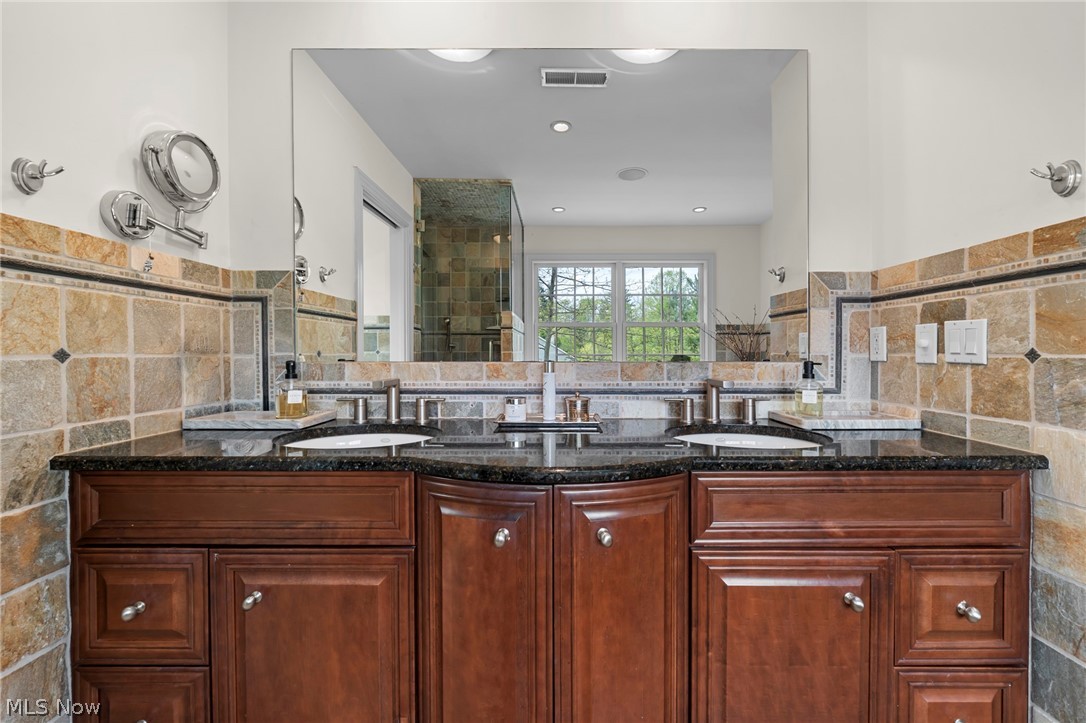 32899 Pinetree Road Pepper Pike OH 44124