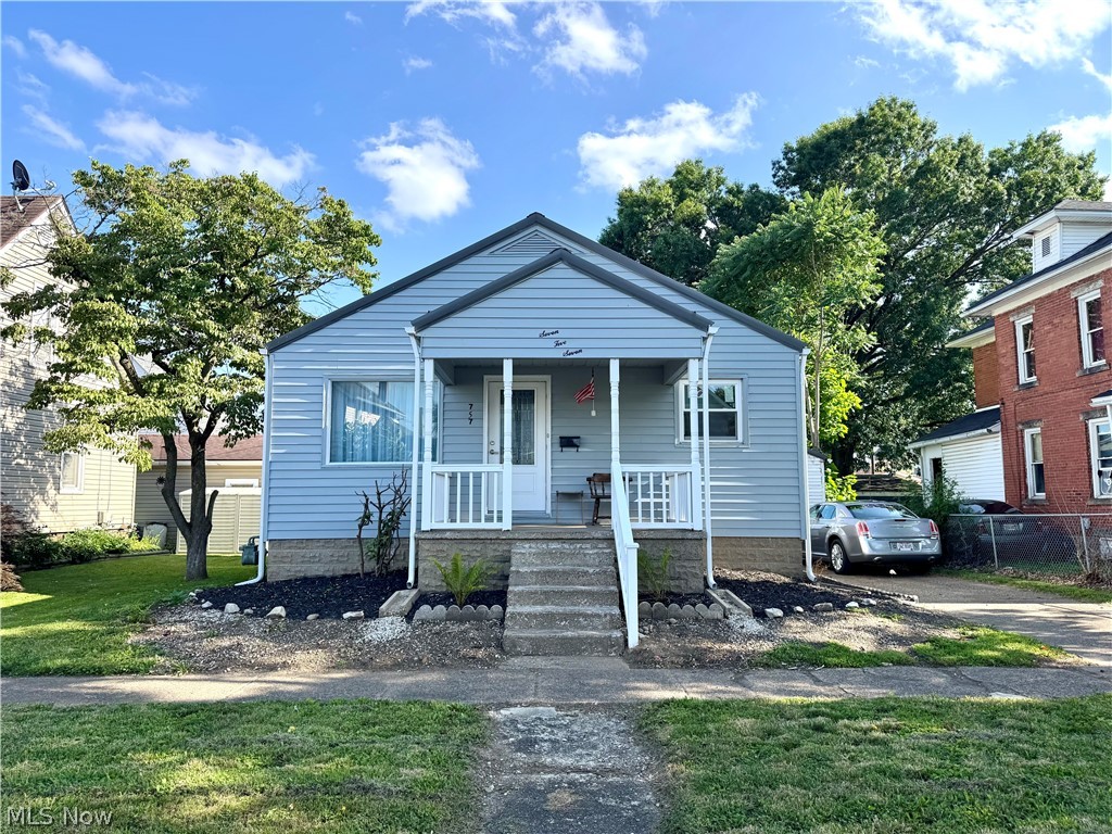 757 Elm Street Coshocton OH 43812