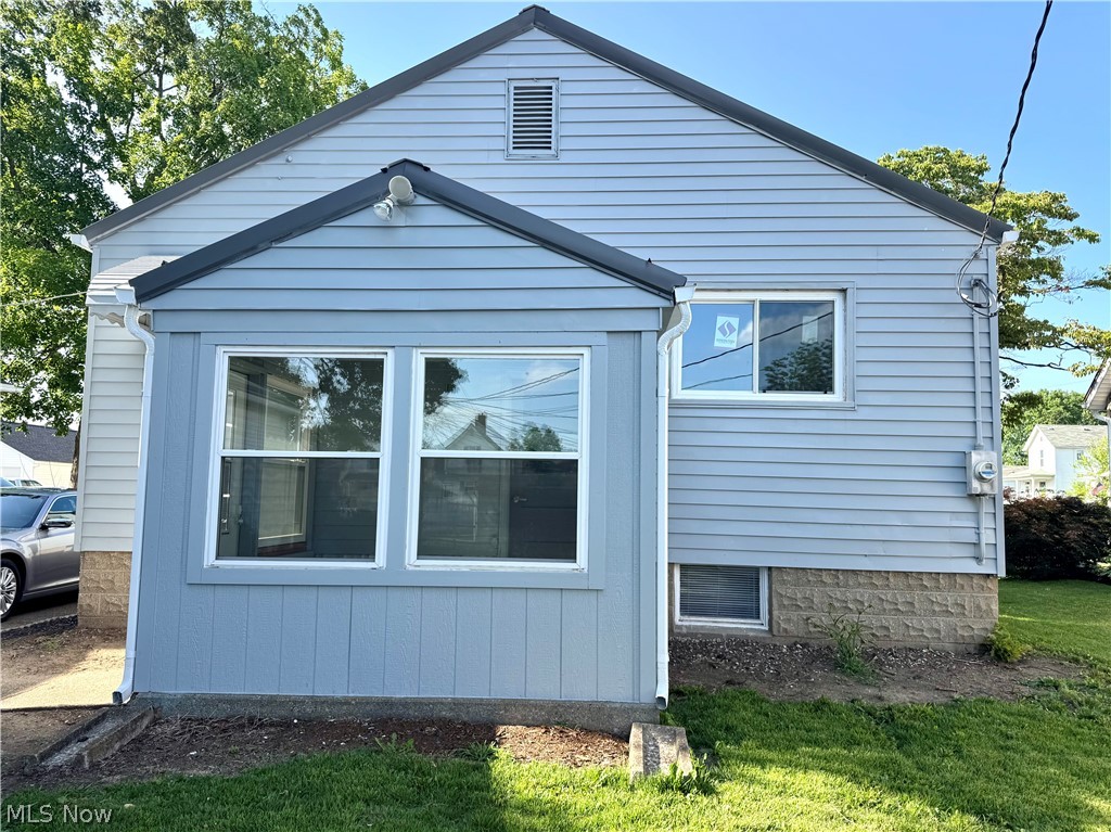757 Elm Street Coshocton OH 43812