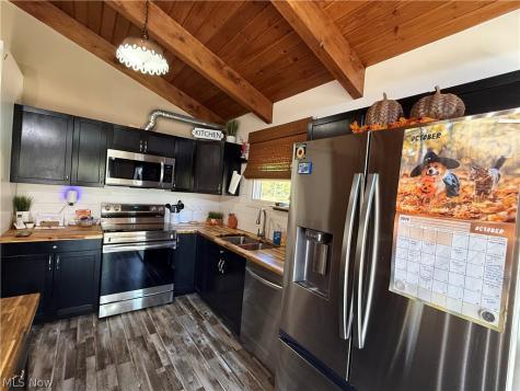 2248 Uster Drive Millersburg OH 44654