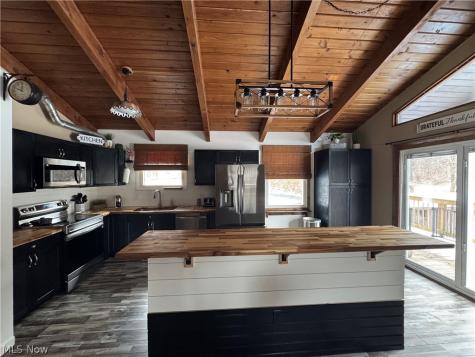 2248 Uster Drive Millersburg OH 44654