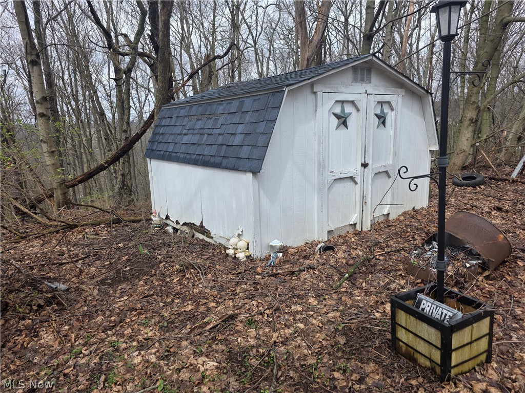 2031 Pickering Street East Liverpool OH 43920