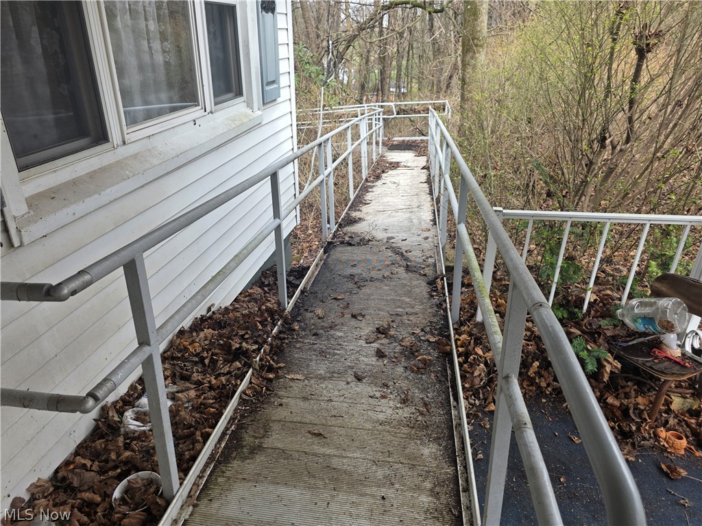 2031 Pickering Street East Liverpool OH 43920