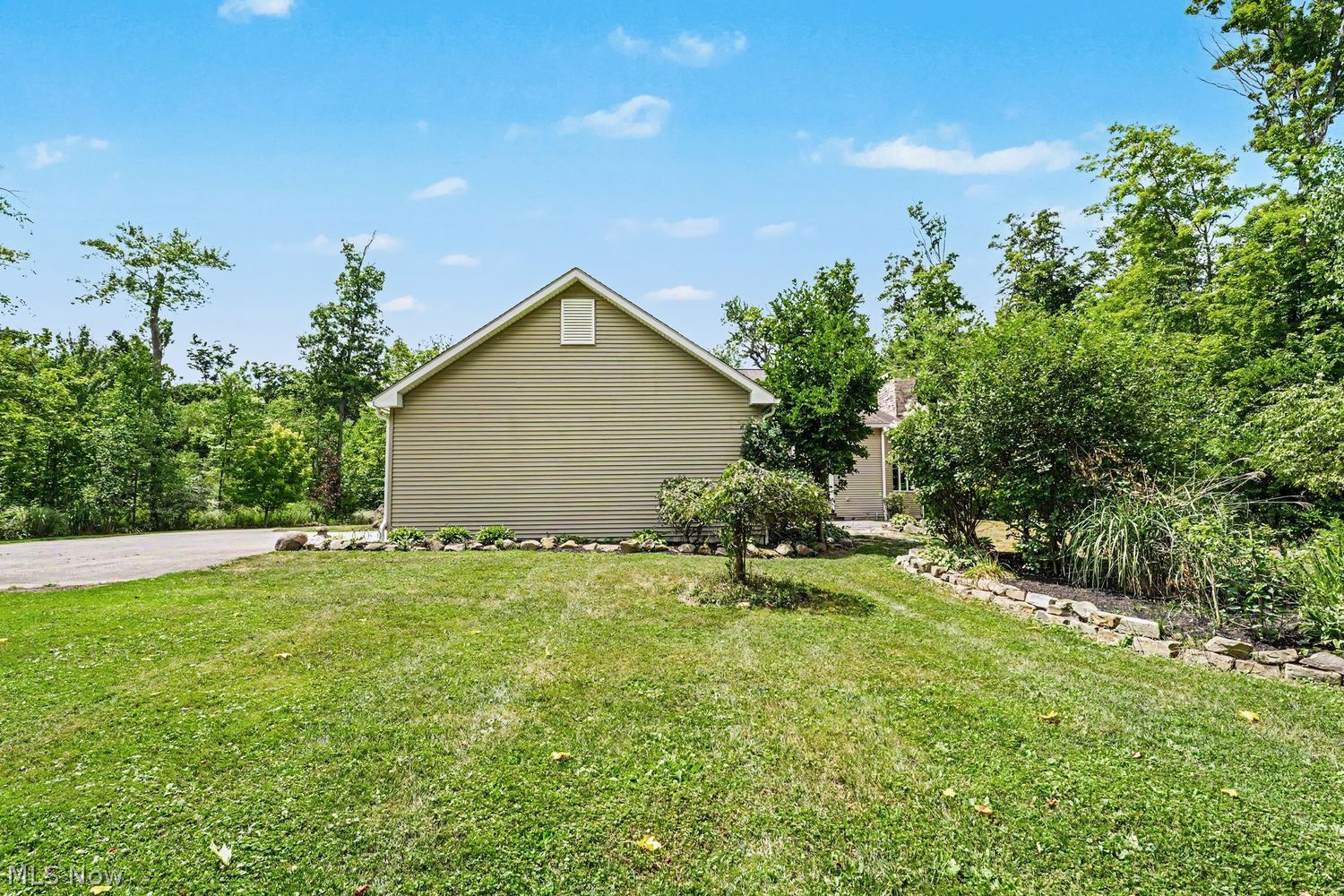 13945 Butternut Road Burton OH 44021