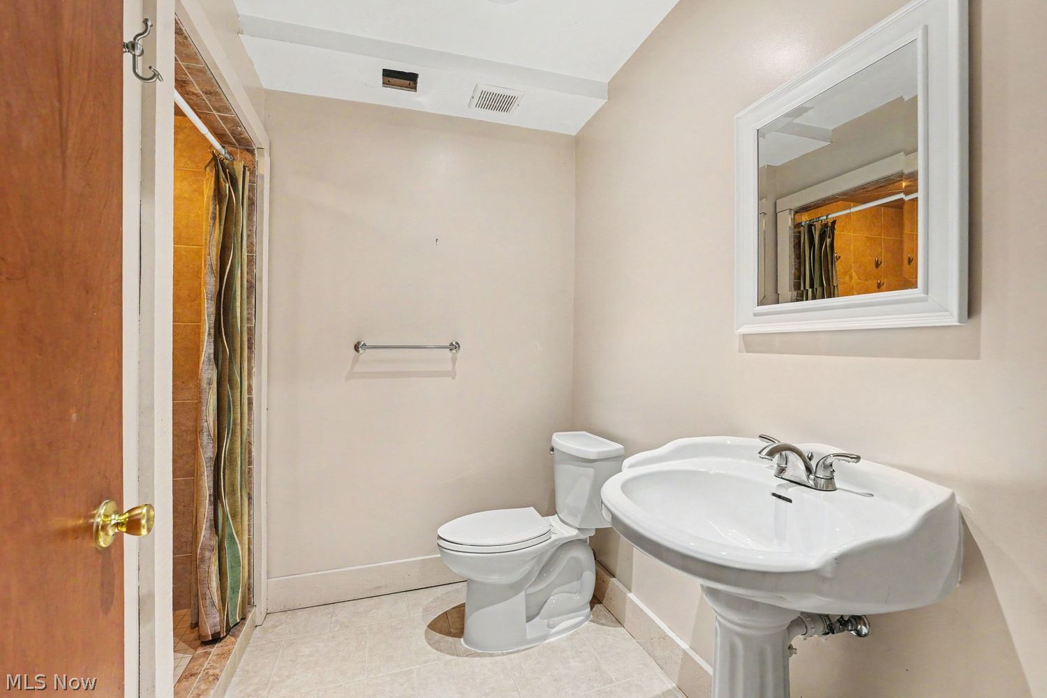 13945 Butternut Road Burton OH 44021