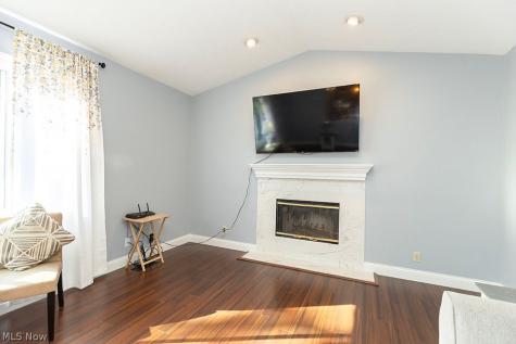153 Xavier Street Elyria OH 44035