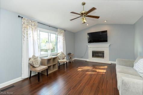 153 Xavier Street Elyria OH 44035