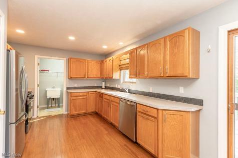 153 Xavier Street Elyria OH 44035