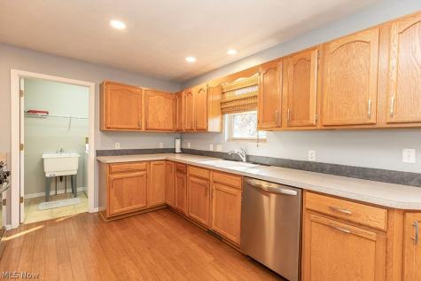 153 Xavier Street Elyria OH 44035