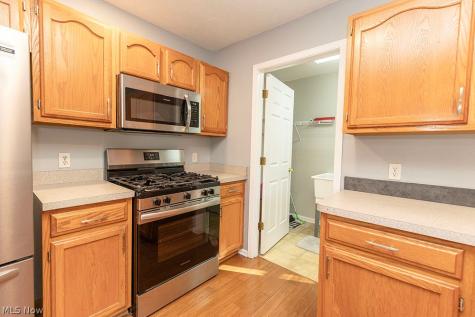 153 Xavier Street Elyria OH 44035