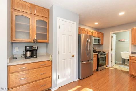 153 Xavier Street Elyria OH 44035
