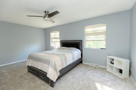 153 Xavier Street Elyria OH 44035