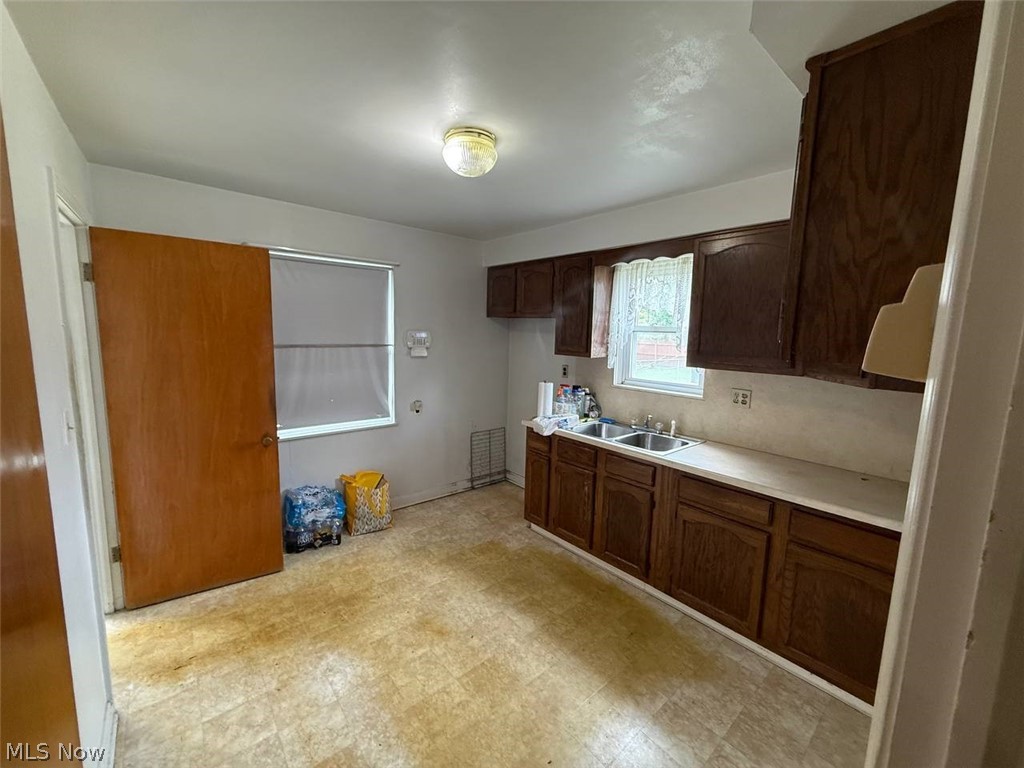 4076 E 187th Street Cleveland OH 44122