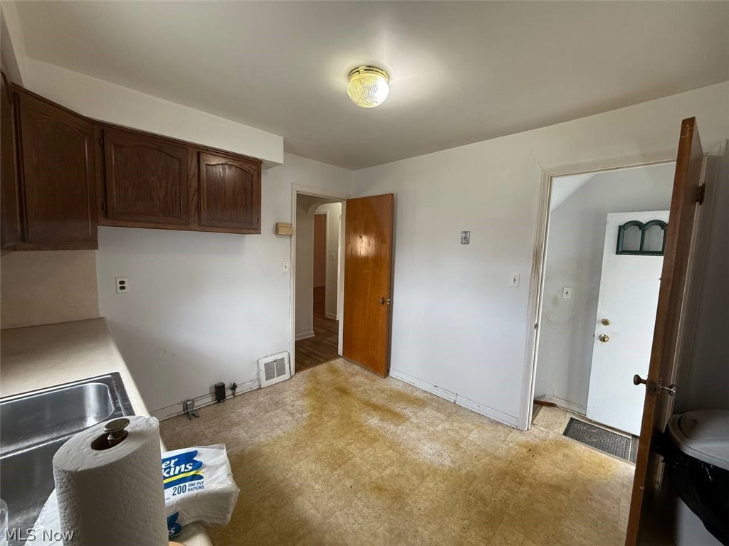 4076 E 187th Street Cleveland OH 44122