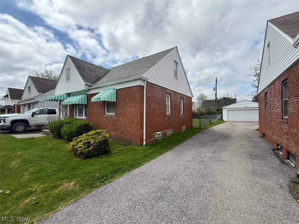4076 E 187th Street Cleveland OH 44122