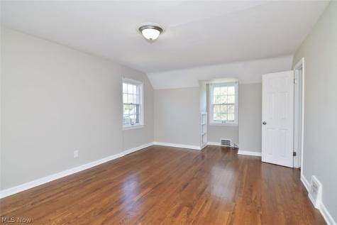 2423 Eaton Road University Heights OH 44118
