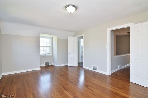 2423 Eaton Road University Heights OH 44118