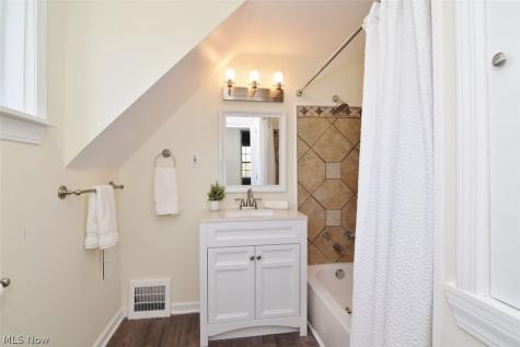 2423 Eaton Road University Heights OH 44118