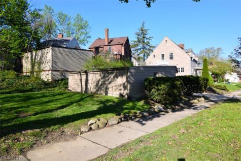 2423 Eaton Road University Heights OH 44118