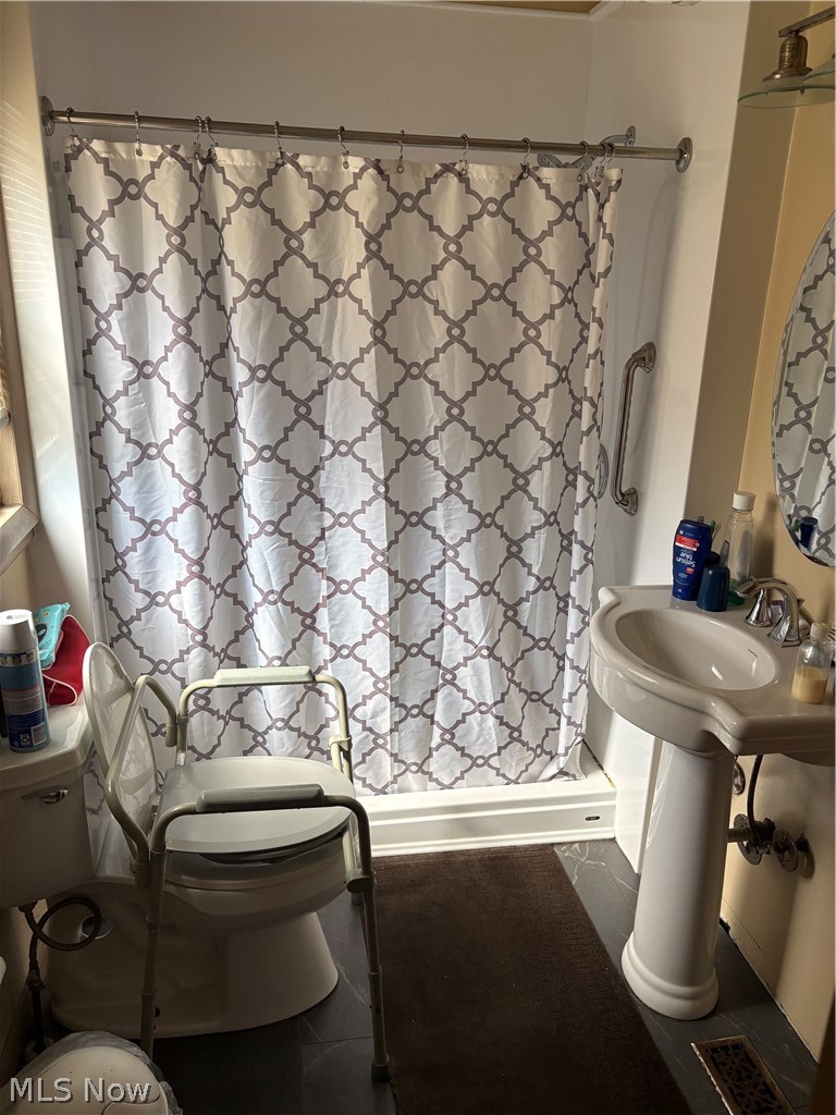 2161 W 101st Street Cleveland OH 44102