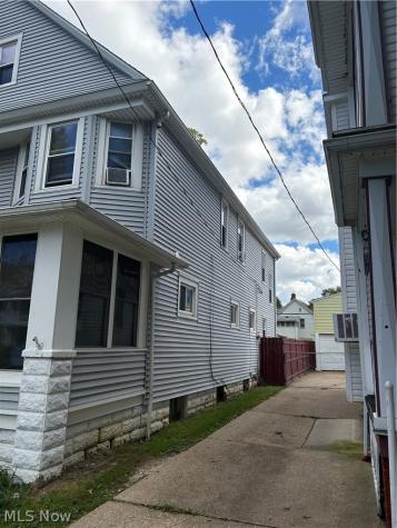 2161 W 101st Street Cleveland OH 44102