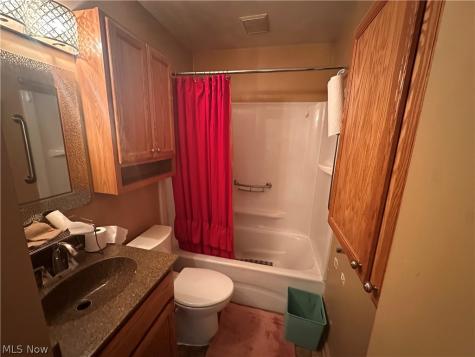 146 Berkley Street Akron OH 44305
