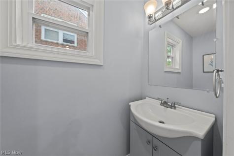 3693 Silsby Road University Heights OH 44118