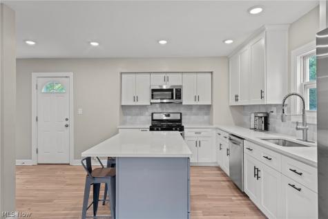 3693 Silsby Road University Heights OH 44118