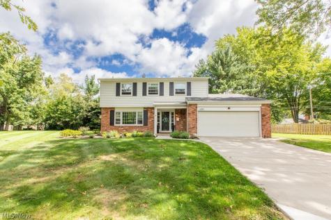 209 James Circle Avon Lake OH 44012