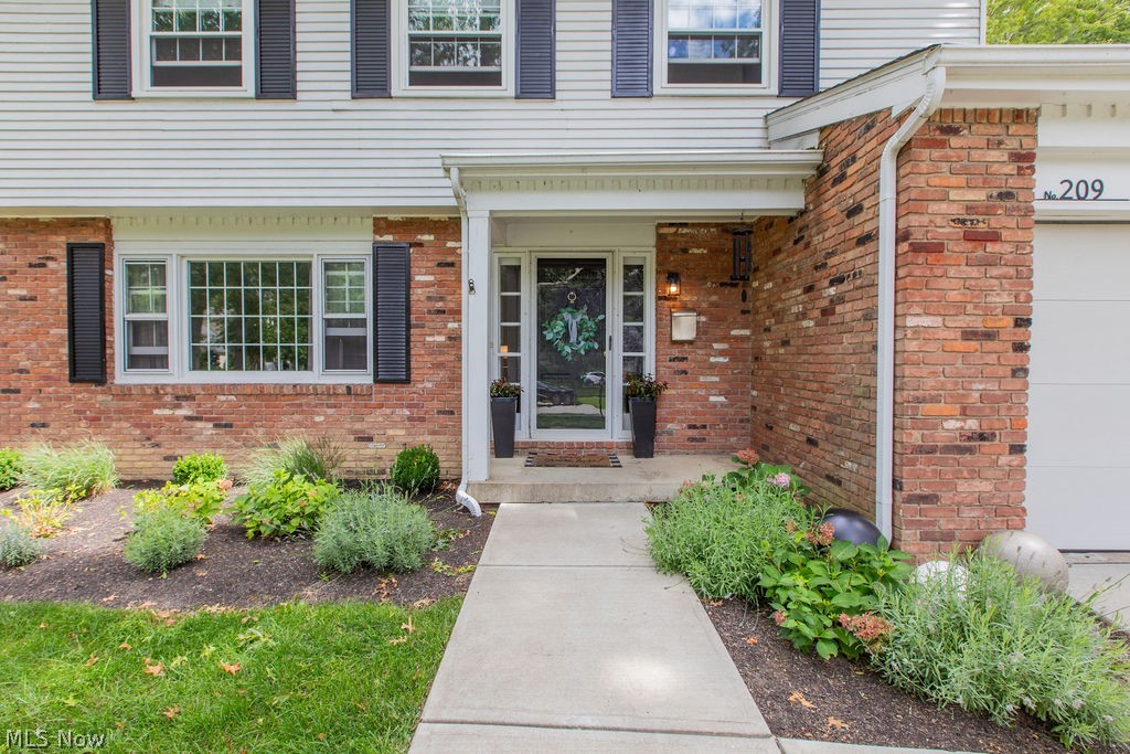 209 James Circle Avon Lake OH 44012
