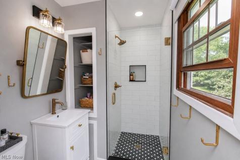 209 James Circle Avon Lake OH 44012