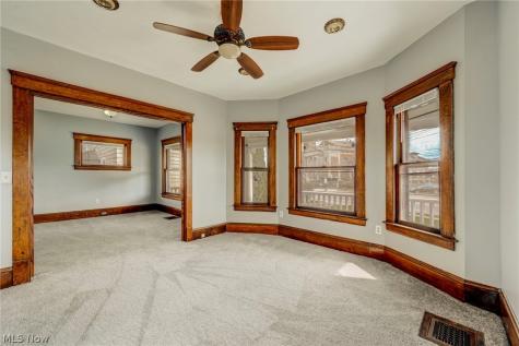 4432 Pearl Road Cleveland OH 44109