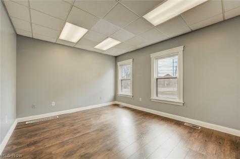4432 Pearl Road Cleveland OH 44109