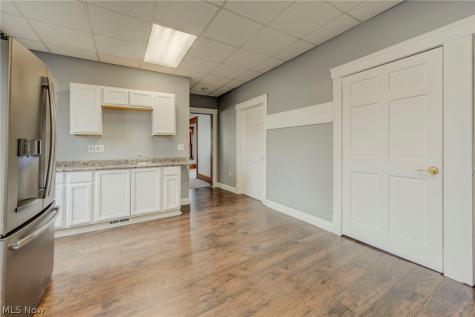 4432 Pearl Road Cleveland OH 44109