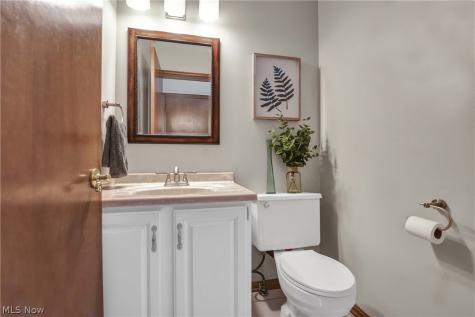 30536 Mallard Cove Westlake OH 44145