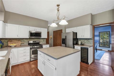 30536 Mallard Cove Westlake OH 44145