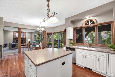 30536 Mallard Cove Westlake OH 44145