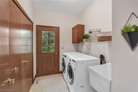 30536 Mallard Cove Westlake OH 44145