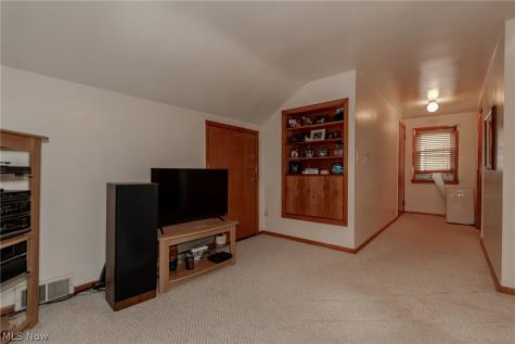 891 Roland Road Lyndhurst OH 44124