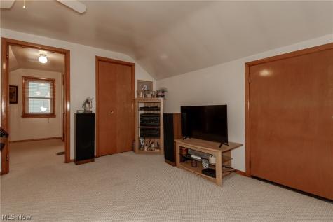 891 Roland Road Lyndhurst OH 44124