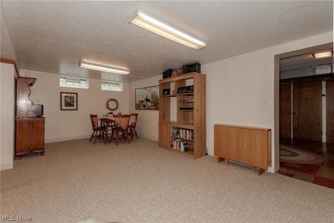 891 Roland Road Lyndhurst OH 44124