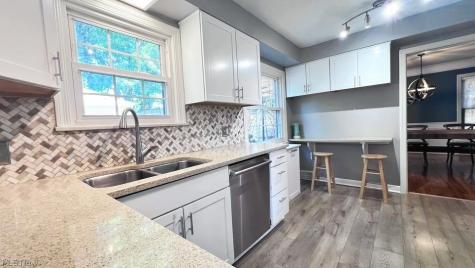 3973 Meadowbrook Boulevard University Heights OH 44118