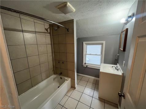 1270 Welsh Avenue Akron OH 44314