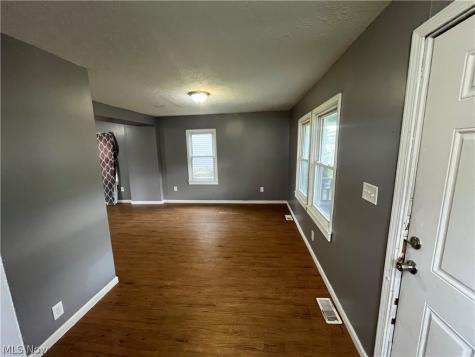 1270 Welsh Avenue Akron OH 44314