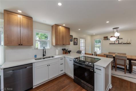 16609 Pilgrim Avenue Cleveland OH 44111