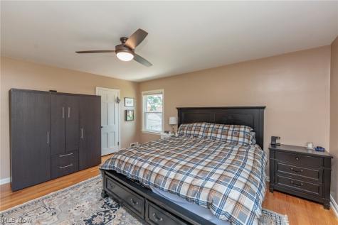 16609 Pilgrim Avenue Cleveland OH 44111