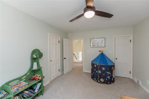 16609 Pilgrim Avenue Cleveland OH 44111